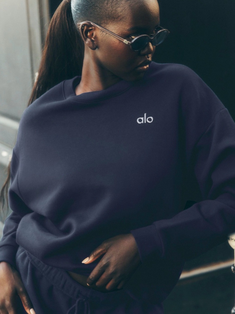 ALO Accolade Crew Neck Sweatshirt
Size XXS • Navy Blue